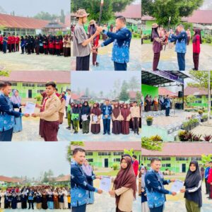 MAN Lima Puluh Kota Resmi Lepas Hiking Madrasah, Tim OMI Sains, OMI Riset, dan Peserta Pekan Arabic ke-12